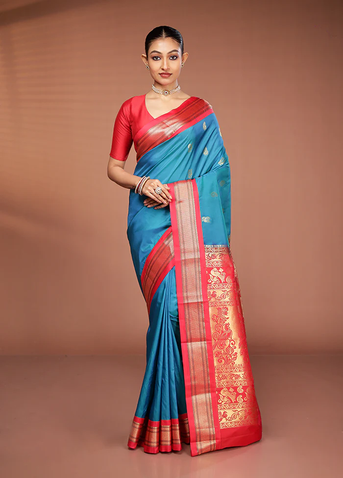 Green Kanjivaram Silk Saree With Blouse Piece - Image 2