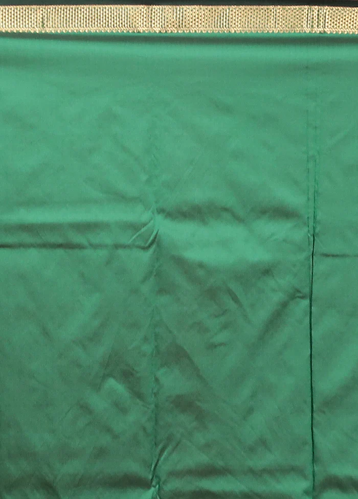Green Kanjivaram Silk Saree With Blouse Piece - Image 5