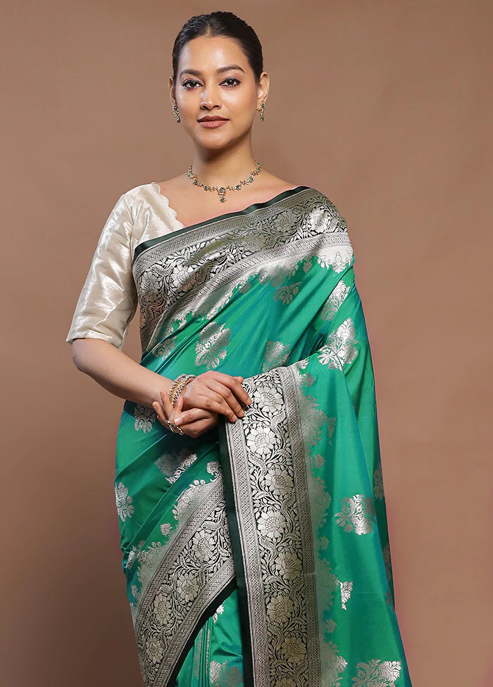 Green Katan Silk Saree With Blouse Piece - Image 2