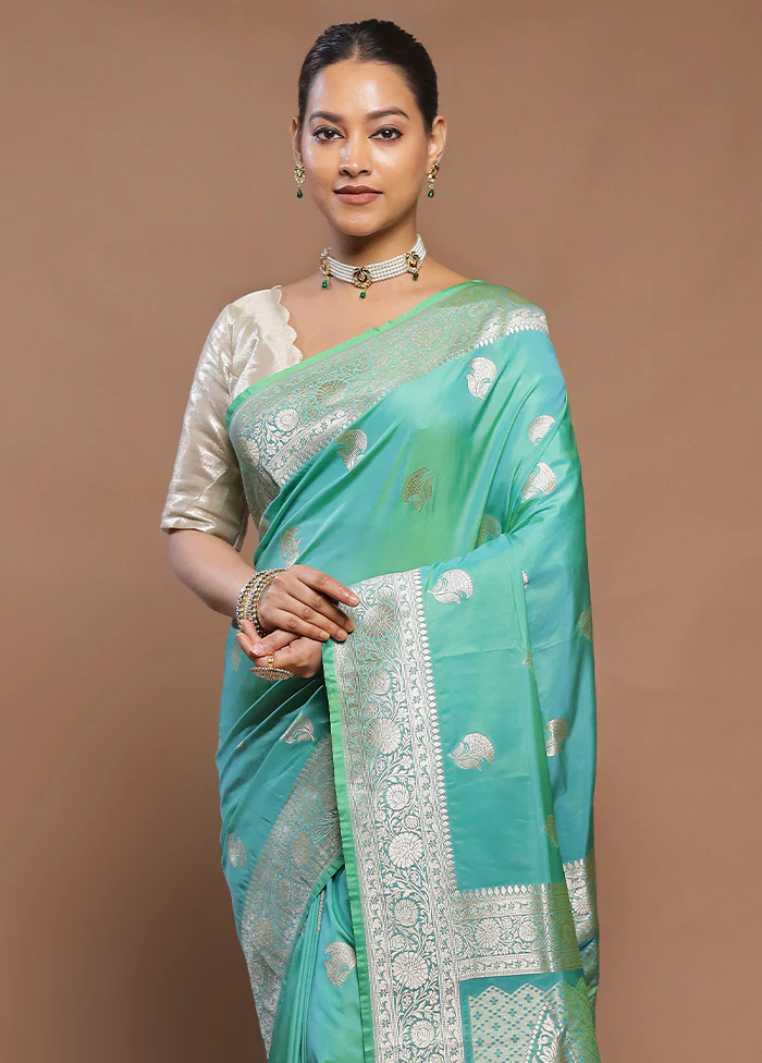 Green Katan Silk Saree With Blouse Piece - Image 2