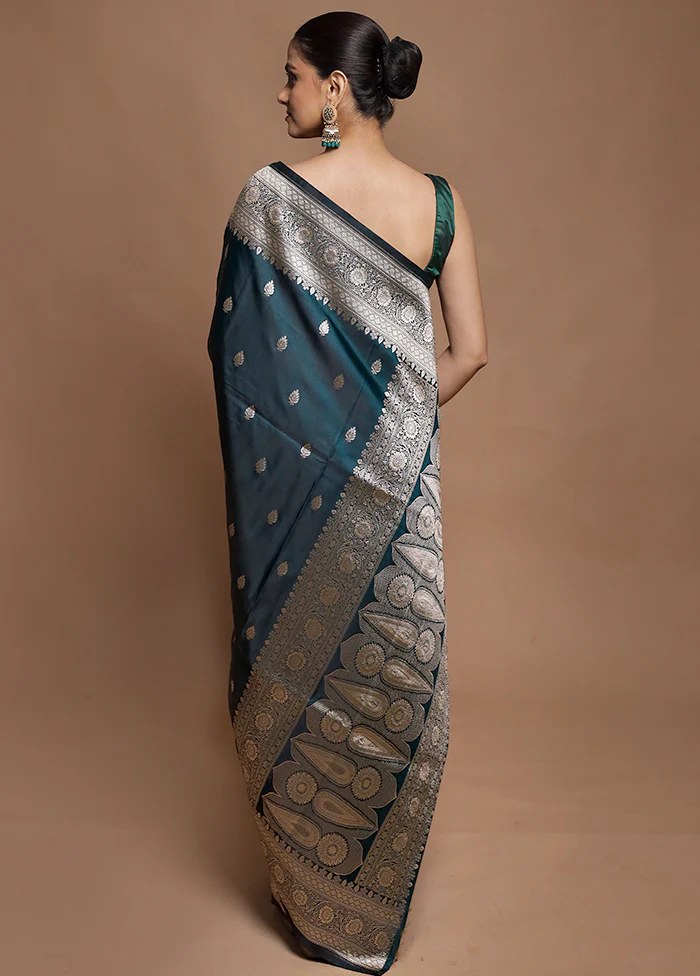 Green Katan Silk Saree With Blouse Piece - Image 3