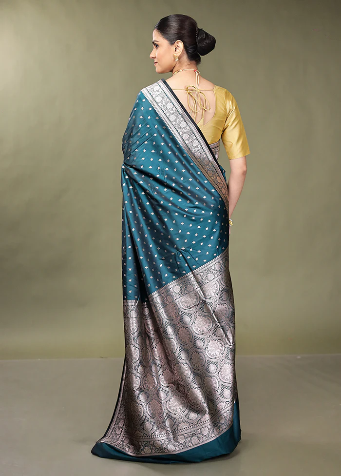 Green Katan Silk Saree With Blouse Piece - Image 3