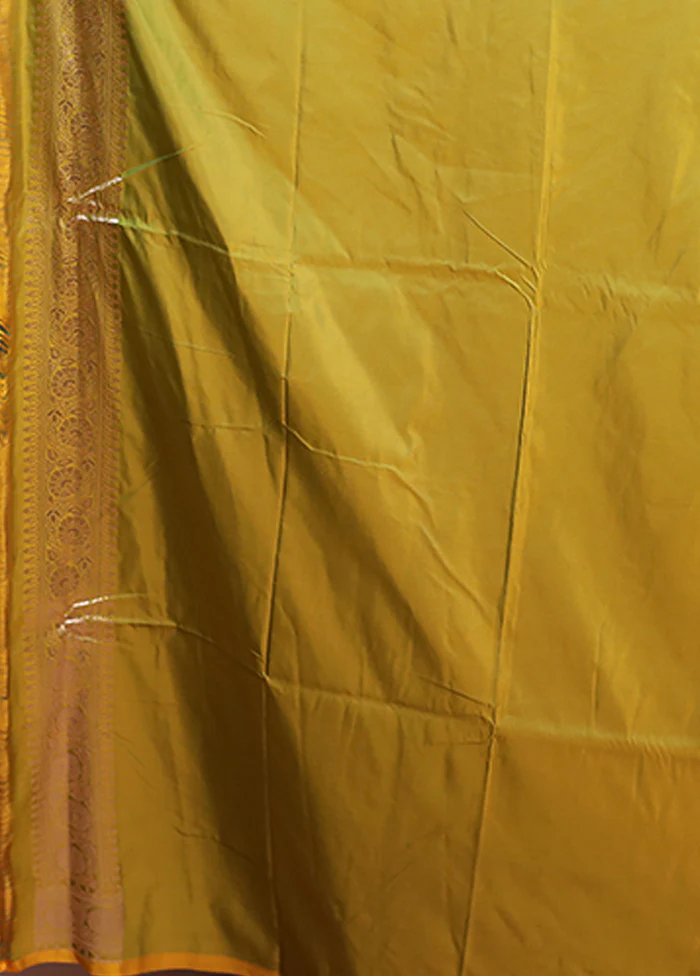 Green Katan Silk Saree With Blouse Piece - Image 5