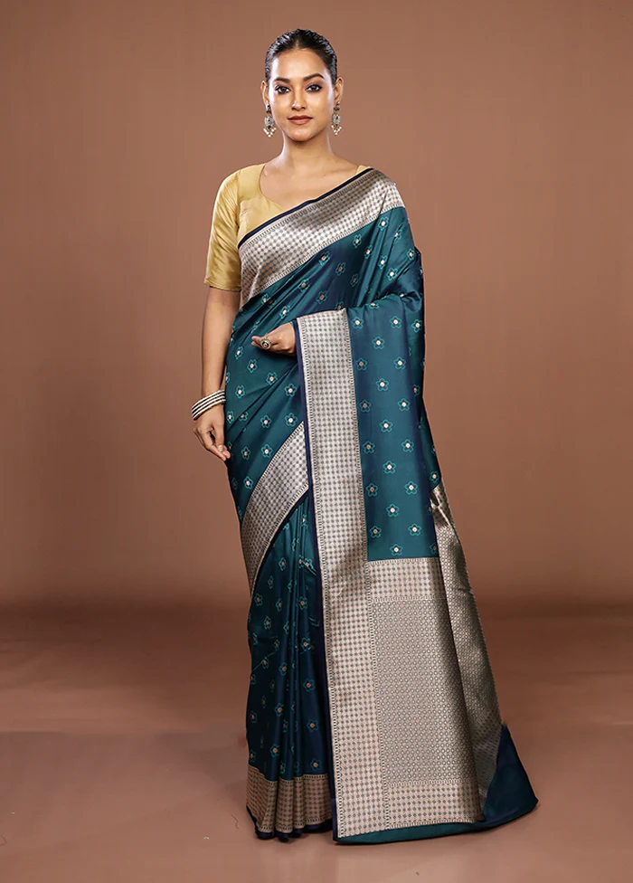 Green Katan Silk Saree With Blouse Piece - Image 2
