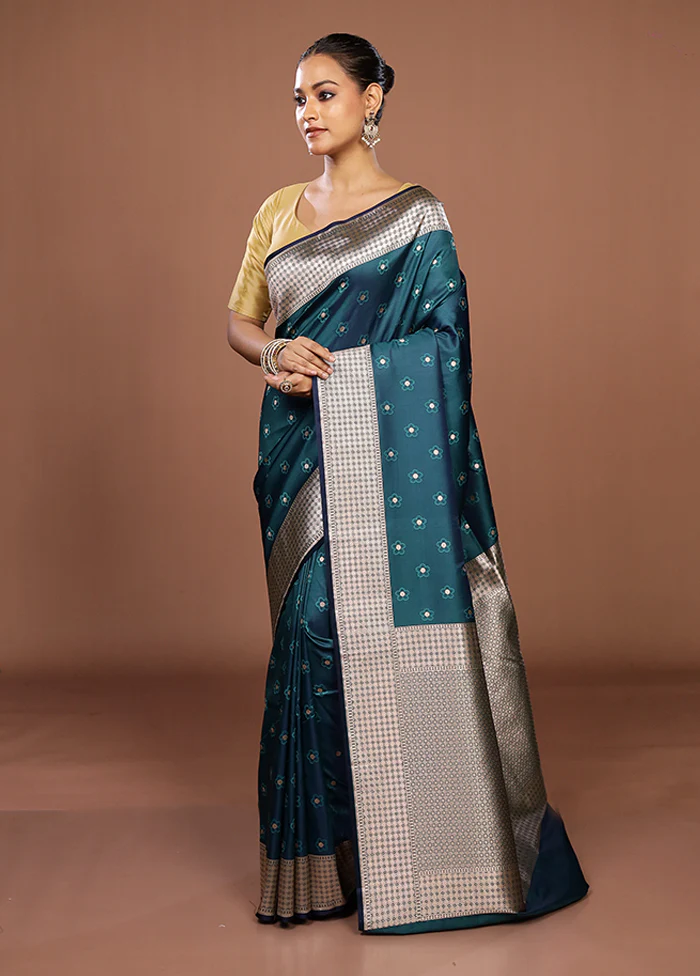Green Katan Silk Saree With Blouse Piece - Image 4