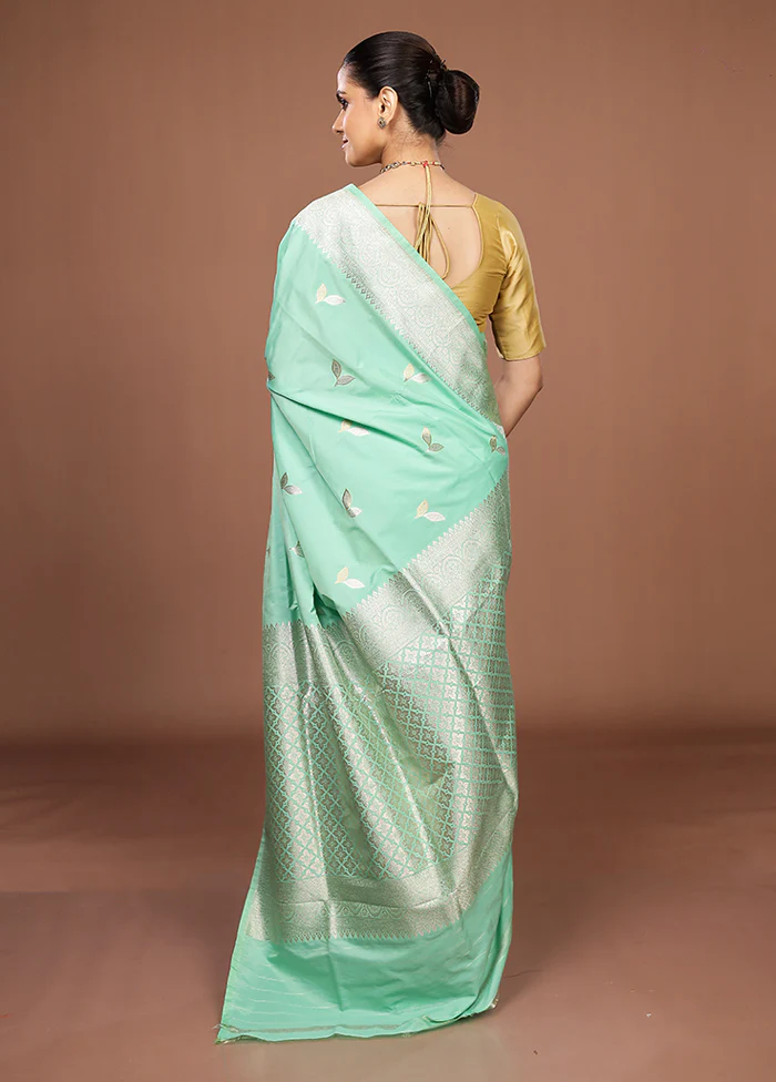 Green Katan Silk Saree With Blouse Piece - Image 3