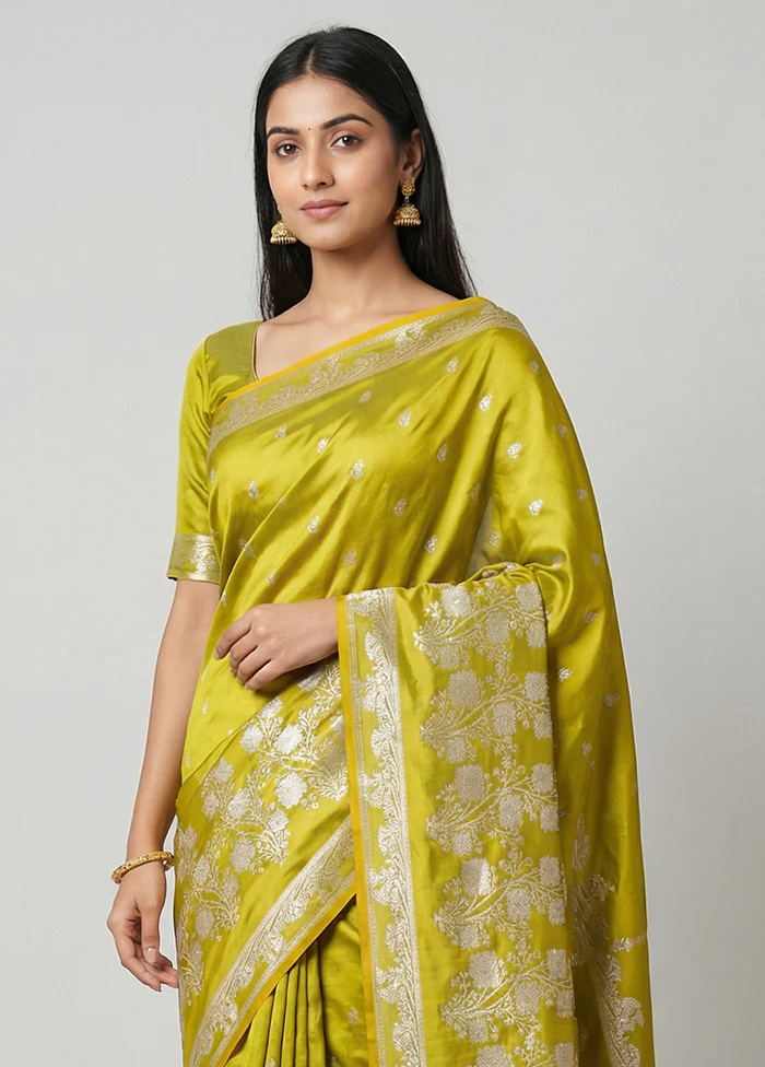 Green Katan Silk Saree With Blouse Piece - Image 2