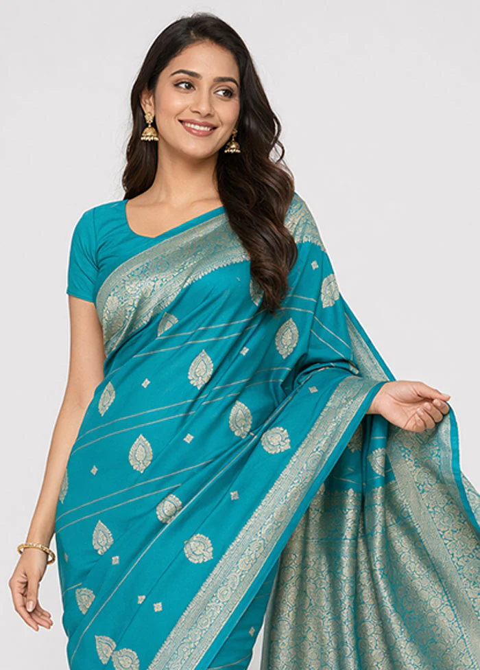Green Katan Silk Saree With Blouse Piece - Image 2