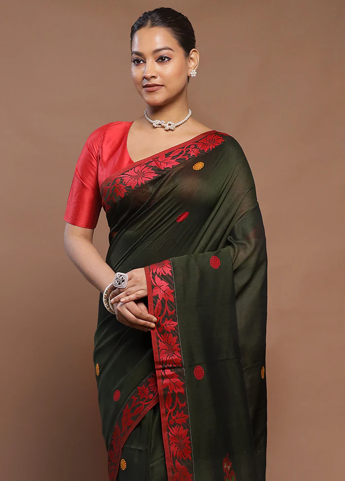 Green Cotton Saree With Blouse Piece - Image 2