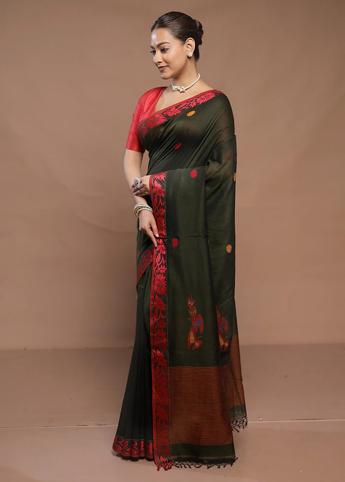 Green Cotton Saree With Blouse Piece - Image 4