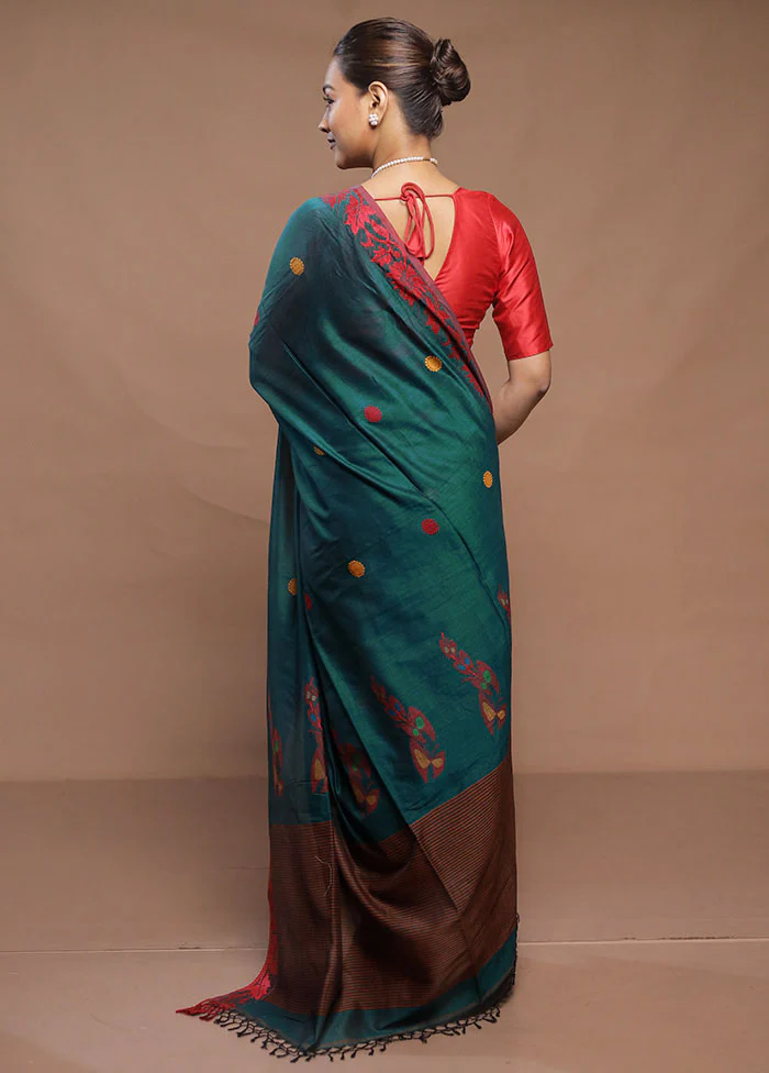 Green Cotton Saree With Blouse Piece - Image 3