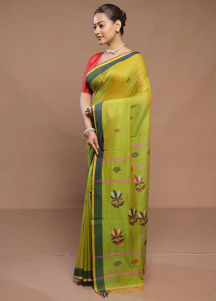 Green Cotton Saree With Blouse Piece - Image 4
