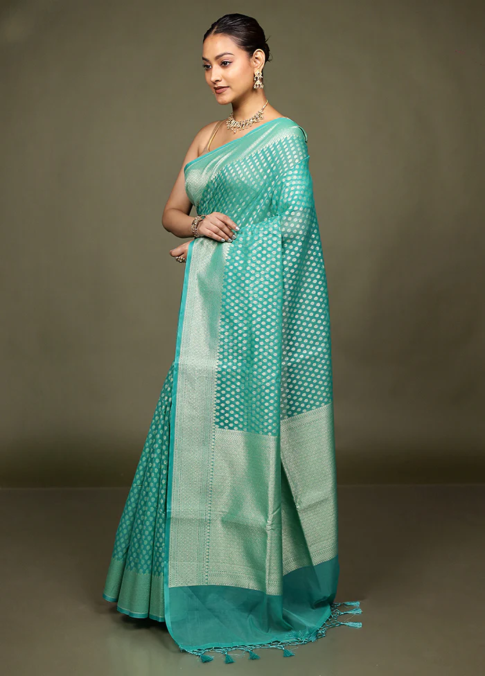 Green Kora Silk Saree With Blouse Piece - Image 4