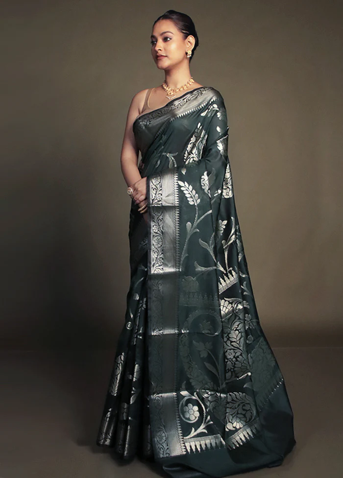 Green Kora Silk Saree With Blouse Piece - Image 4