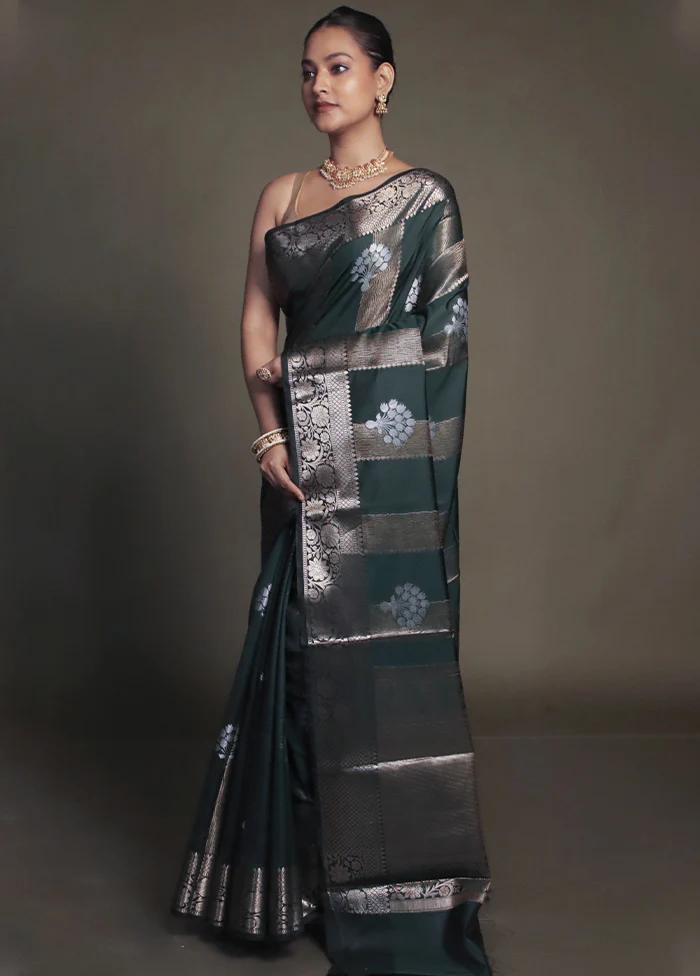 Green Kora Silk Saree With Blouse Piece - Image 4