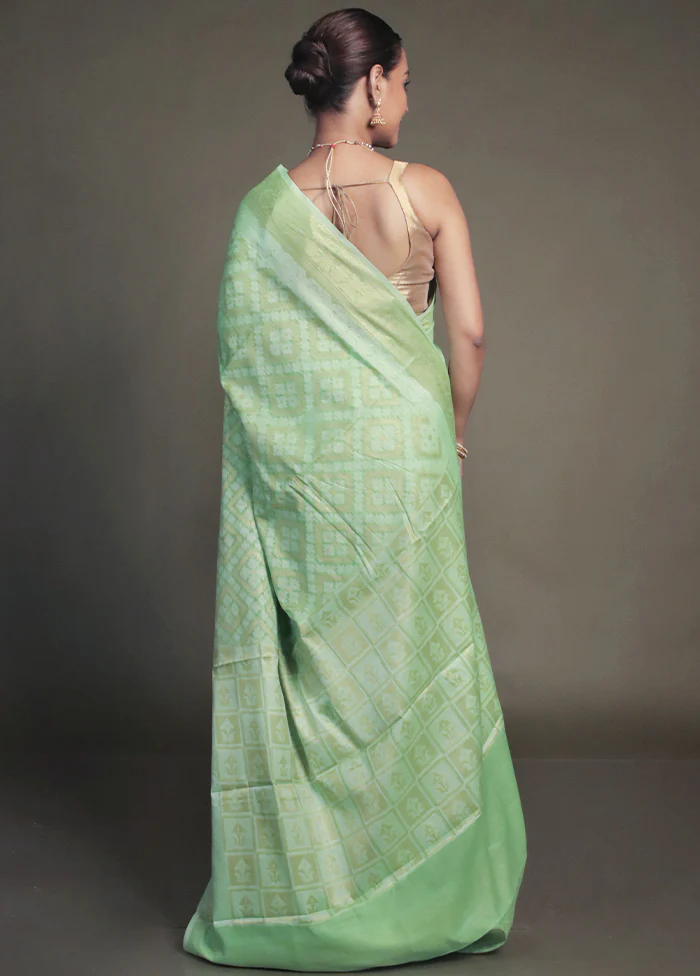 Green Kora Silk Saree With Blouse Piece - Image 3