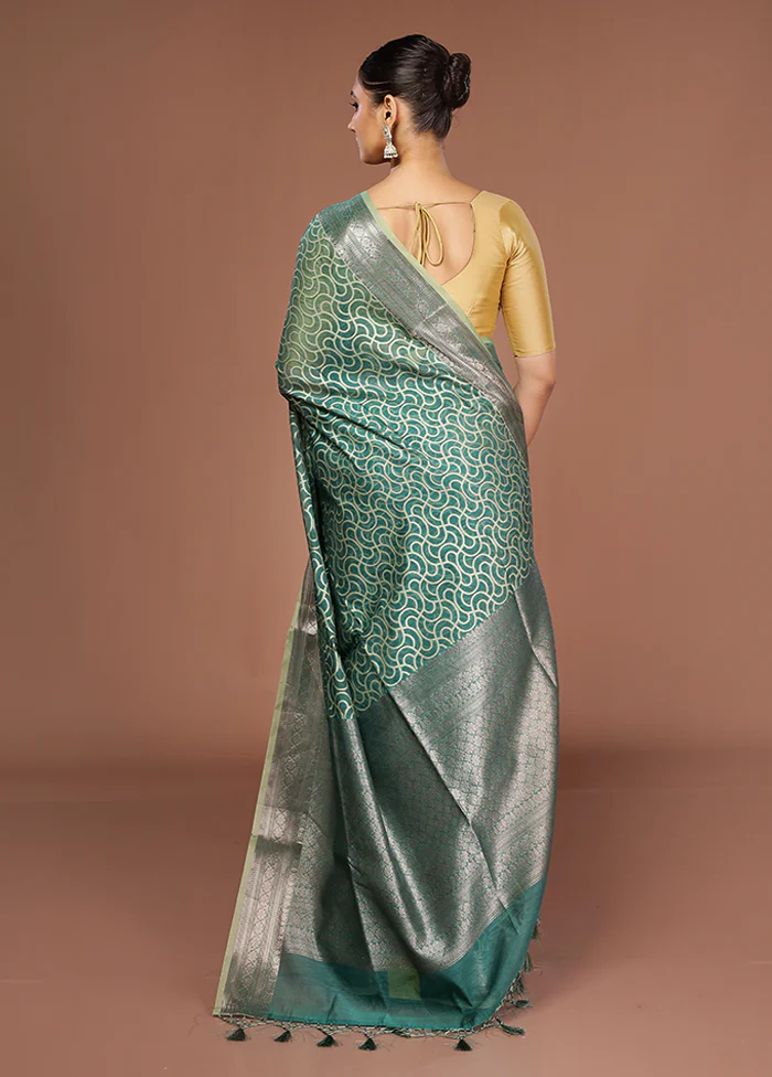Green Kora Silk Saree With Blouse Piece - Image 3