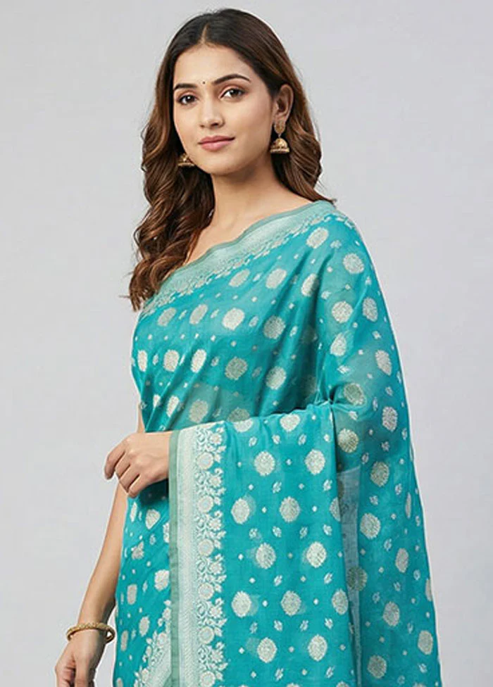 Green Kora Silk Saree With Blouse Piece - Image 2