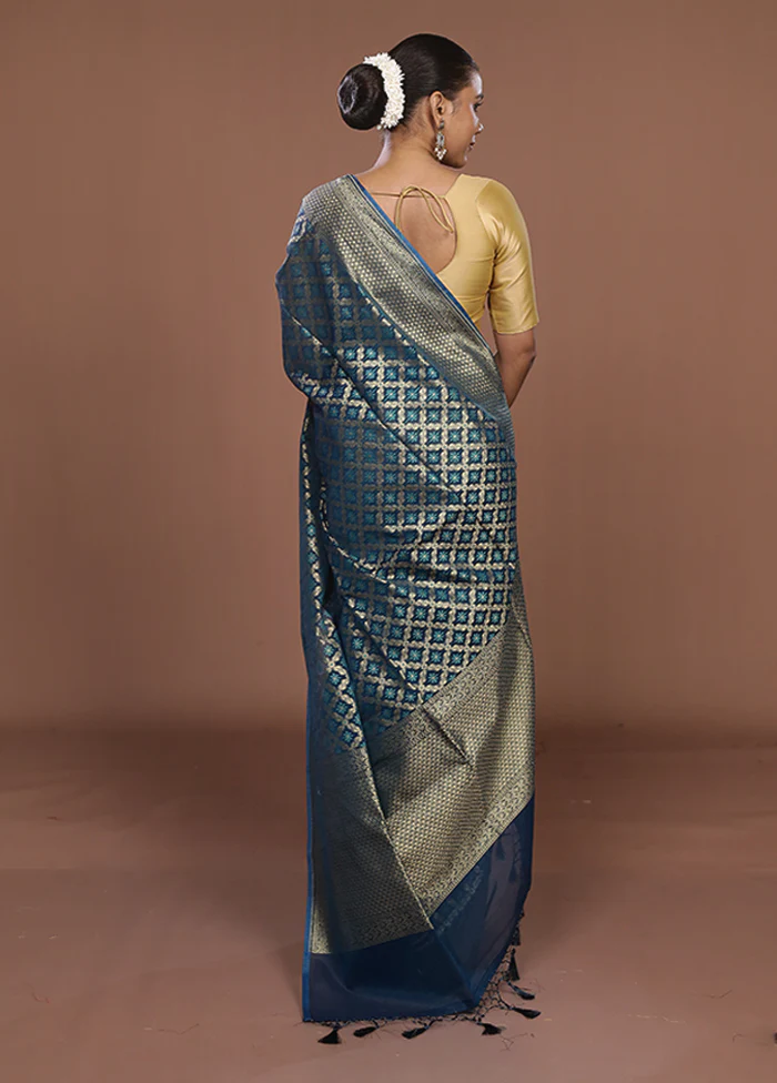 Green Kora Silk Saree With Blouse Piece - Image 3