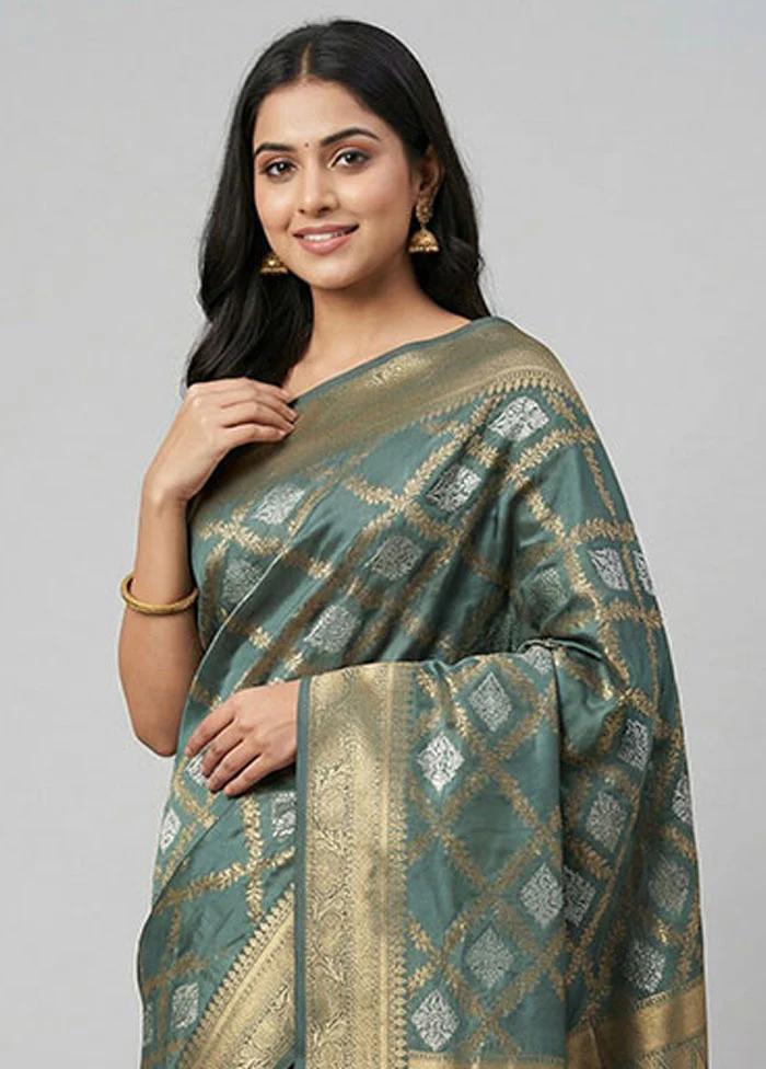Green Kora Silk Saree With Blouse Piece - Image 2