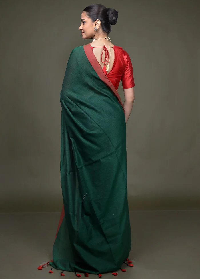 Green Matka Silk Saree With Blouse Piece - Image 3