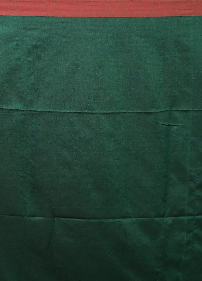 Green Matka Silk Saree With Blouse Piece - Image 5