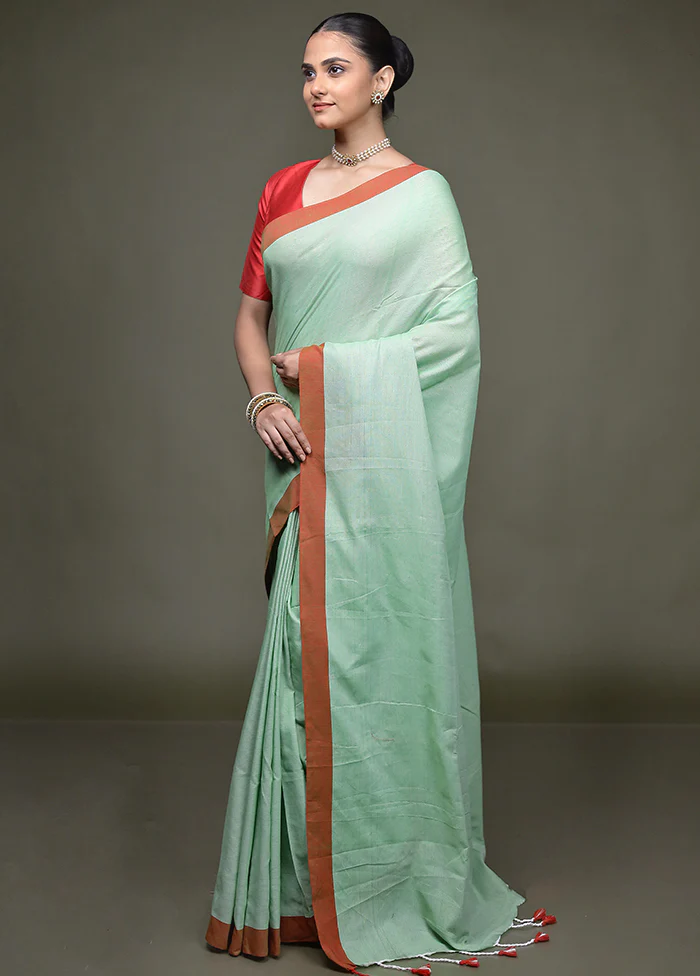 Green Matka Silk Saree With Blouse Piece - Image 4