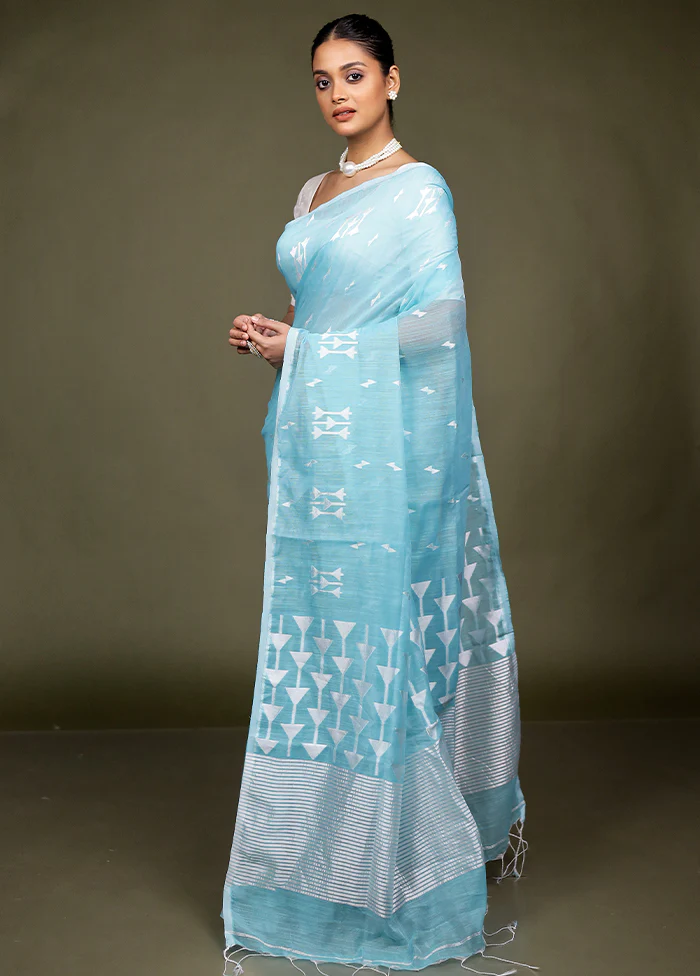 Blue Matka Silk Saree With Blouse Piece - Image 4