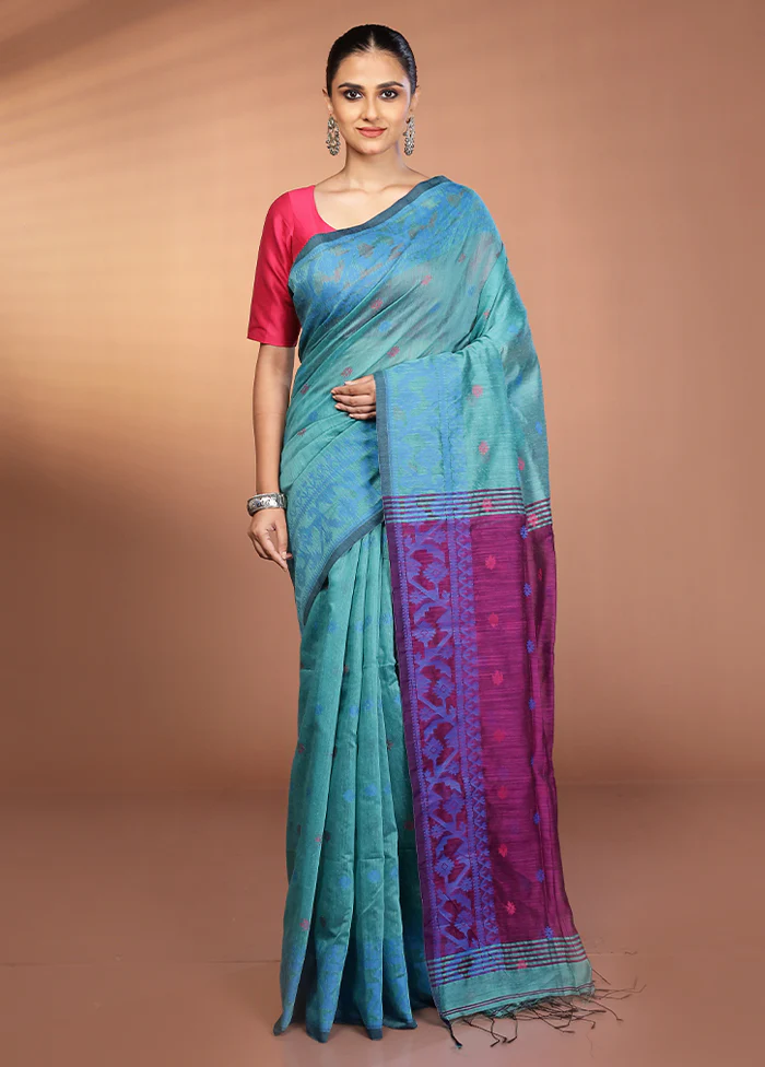 Green Matka Silk Saree With Blouse Piece - Image 2