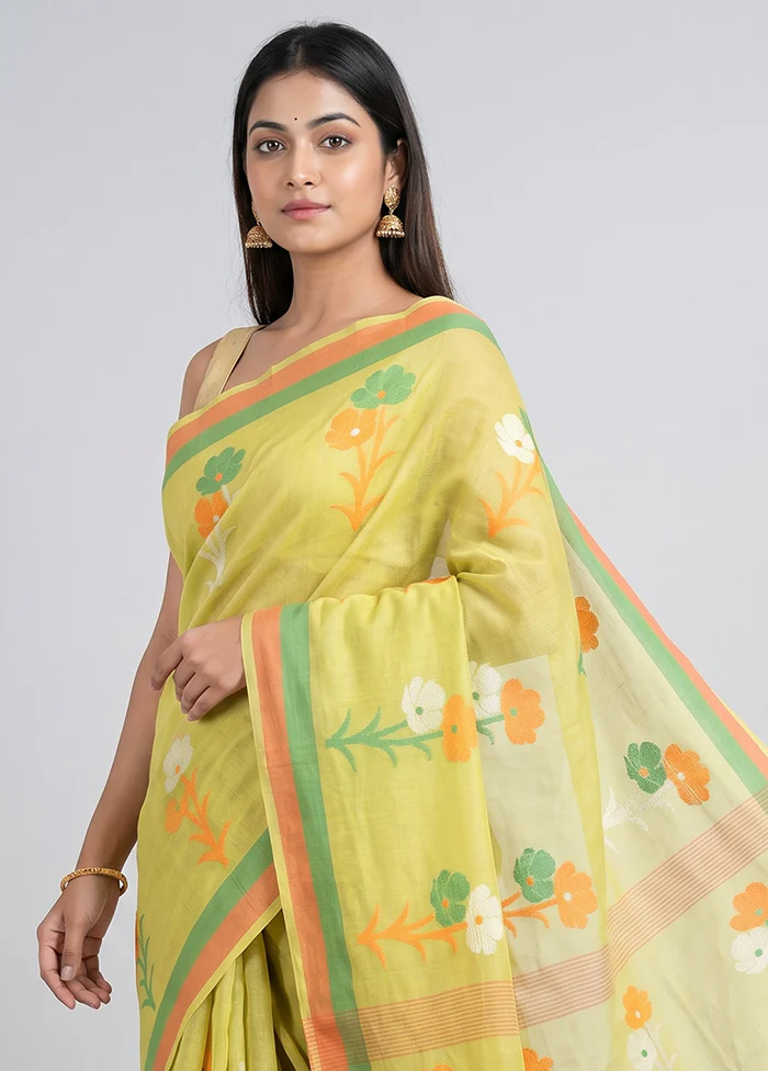 Green Matka Silk Saree With Blouse Piece - Image 2