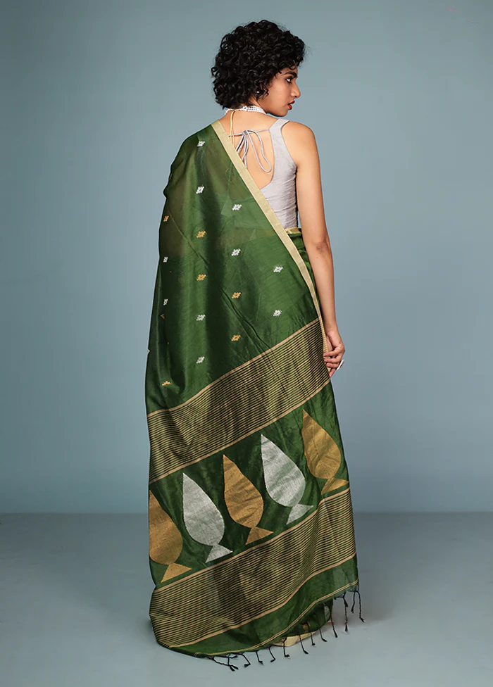 Green Matka Silk Saree With Blouse Piece - Image 3