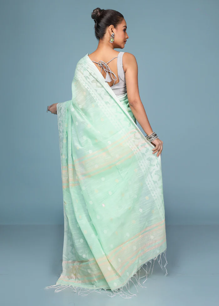 Green Matka Silk Saree With Blouse Piece - Image 3