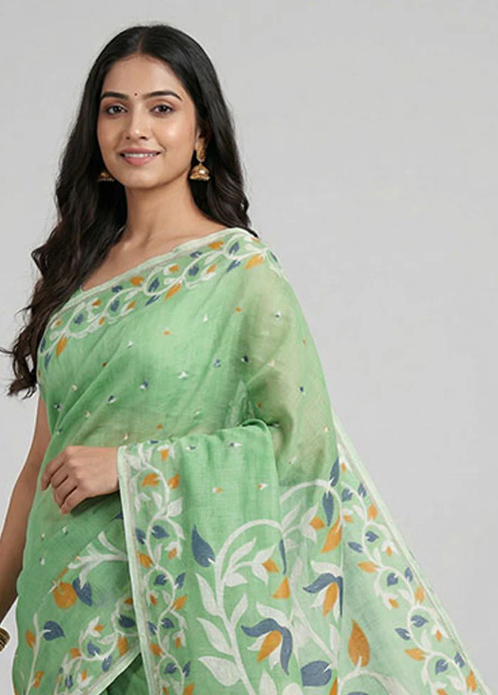 Green Matka Silk Saree With Blouse Piece - Image 2