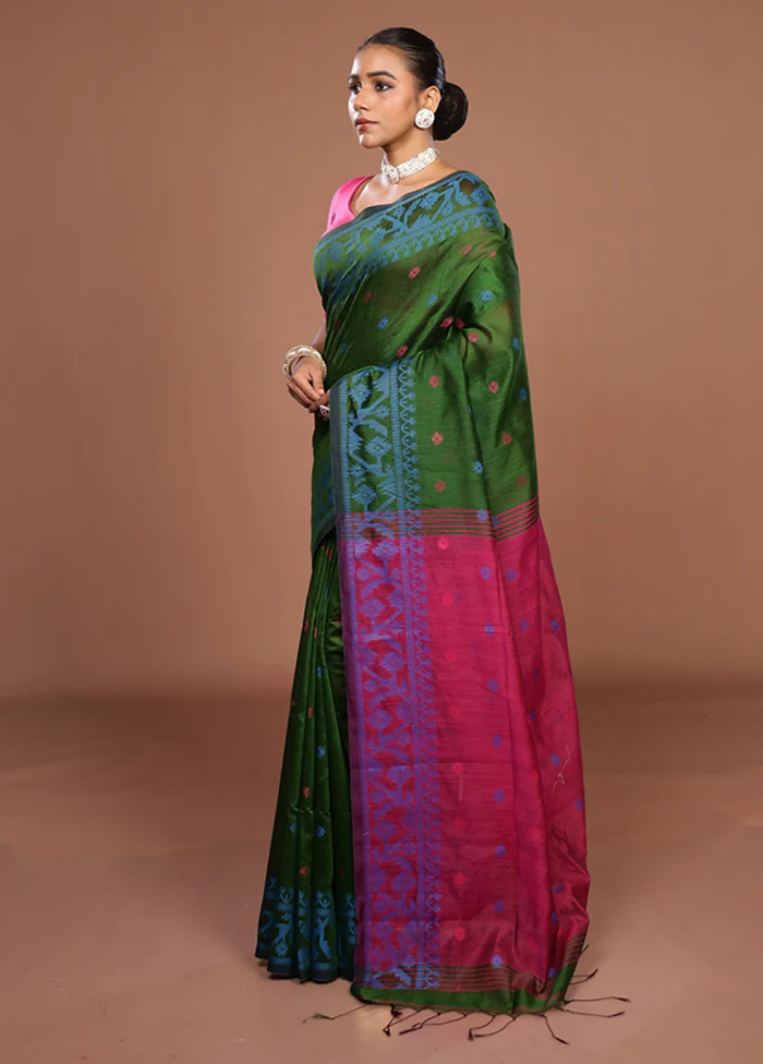 Green Matka Silk Saree With Blouse Piece - Image 4