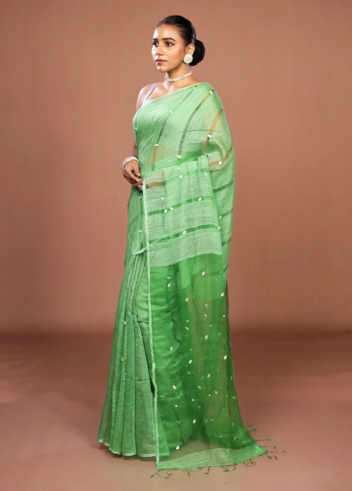 Green Matka Silk Saree With Blouse Piece - Image 4