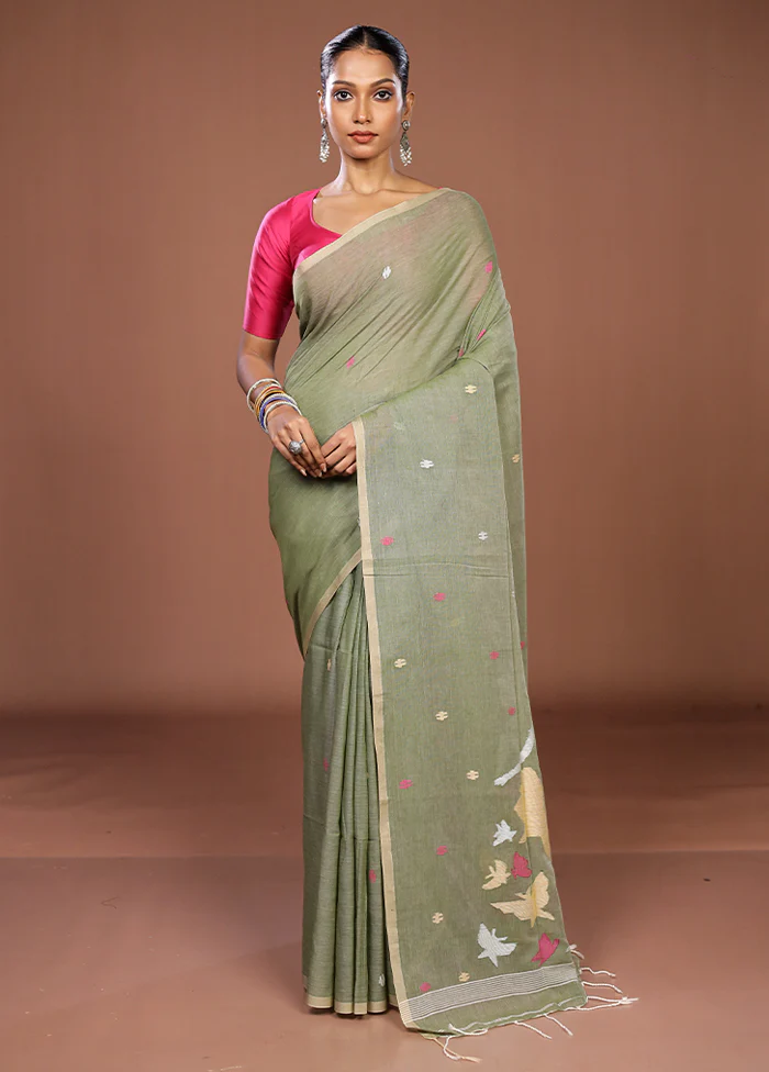 Green Matka Silk Saree With Blouse Piece - Image 2