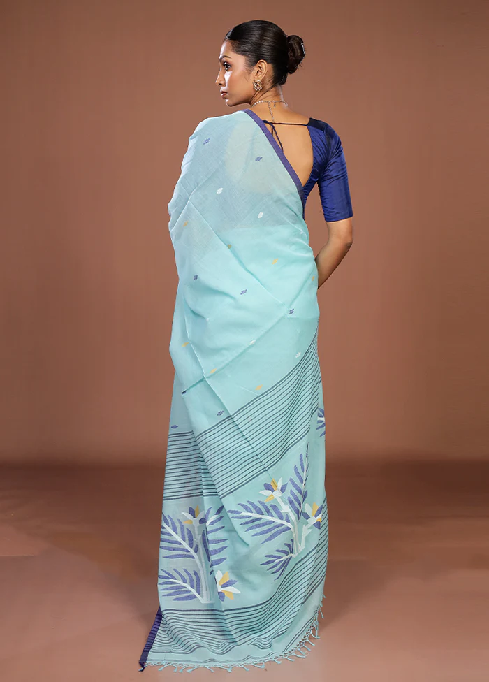 Green Matka Silk Saree With Blouse Piece - Image 3