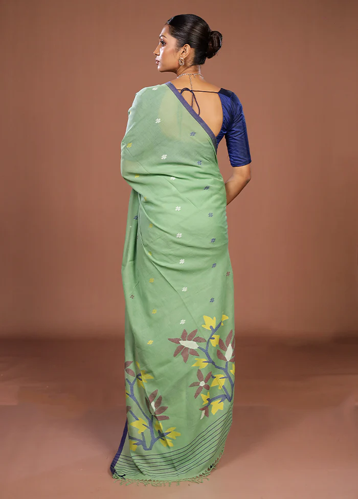 Green Matka Silk Saree With Blouse Piece - Image 3