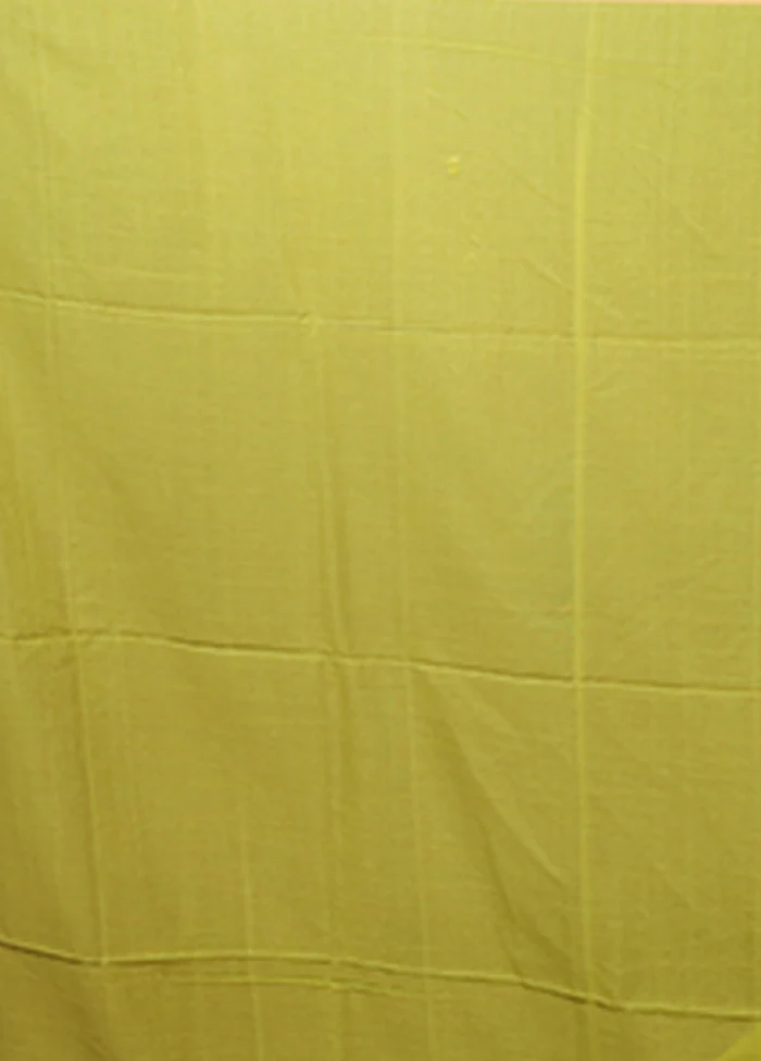 Green Matka Silk Saree With Blouse Piece - Image 5