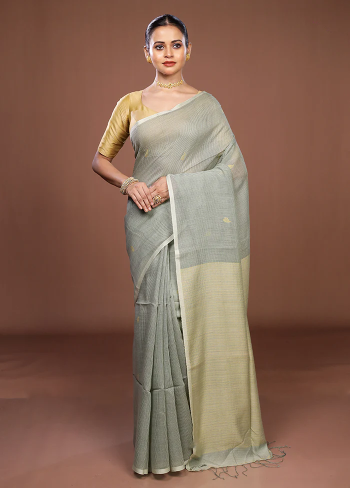 Green Matka Silk Saree With Blouse Piece - Image 2
