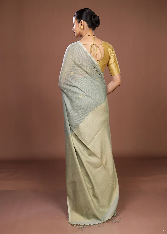 Green Matka Silk Saree With Blouse Piece - Image 3