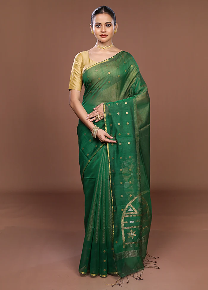 Green Matka Silk Saree With Blouse Piece - Image 2