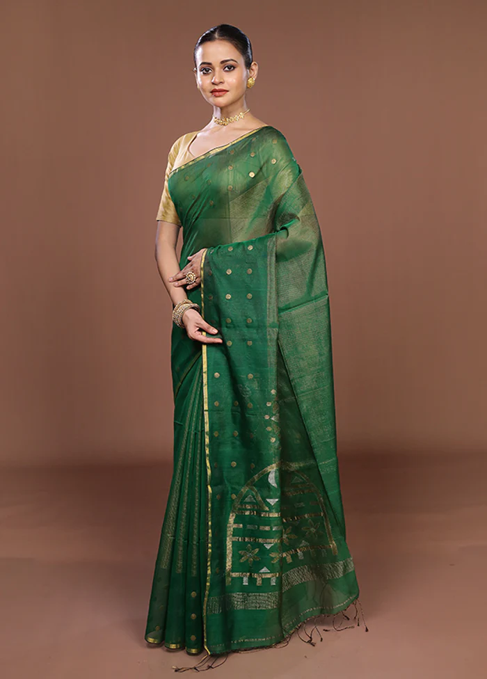 Green Matka Silk Saree With Blouse Piece - Image 4