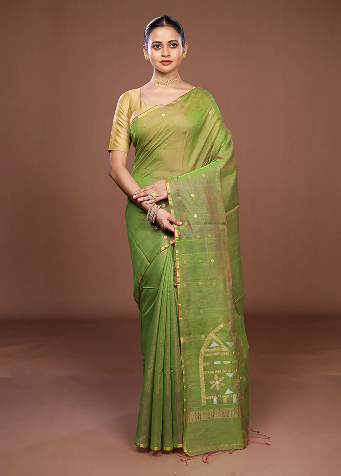 Green Matka Silk Saree With Blouse Piece - Image 2