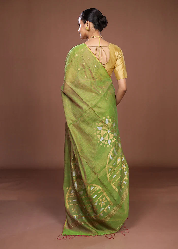 Green Matka Silk Saree With Blouse Piece - Image 3