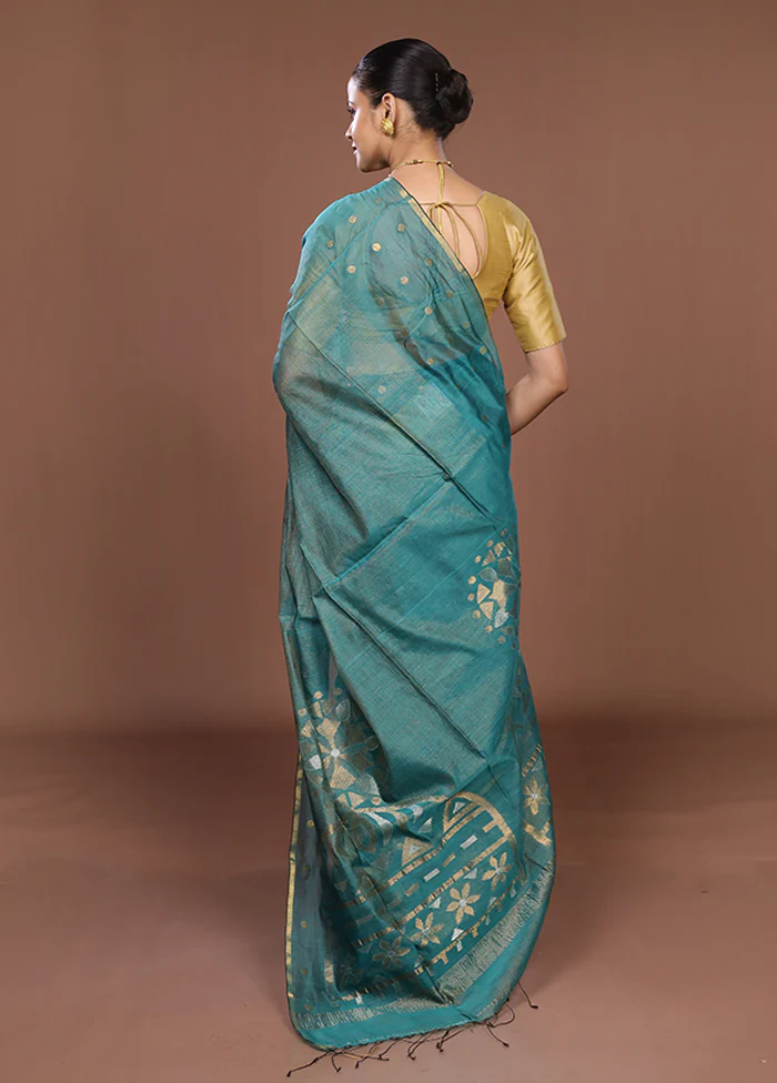 Green Matka Silk Saree With Blouse Piece - Image 3