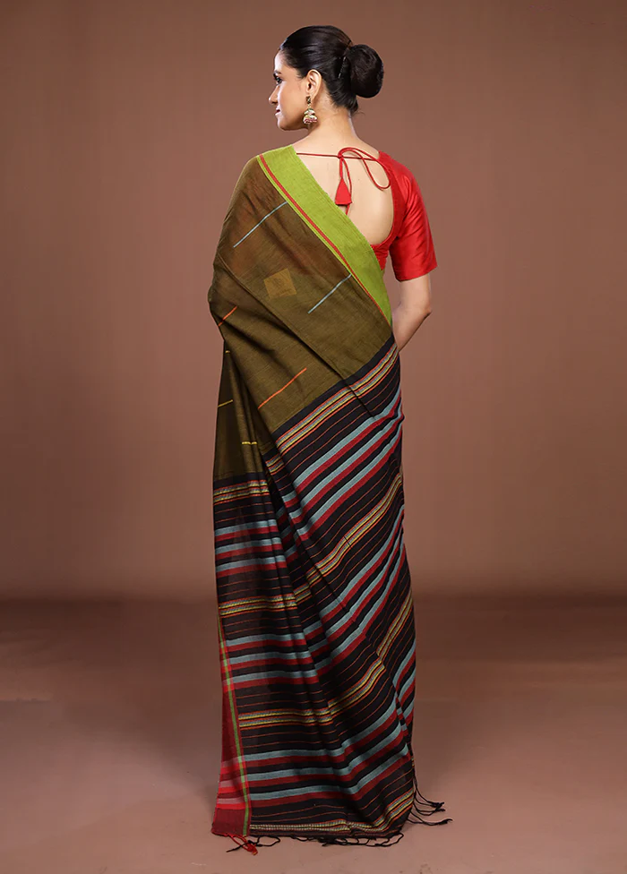 Green Matka Silk Saree With Blouse Piece - Image 3