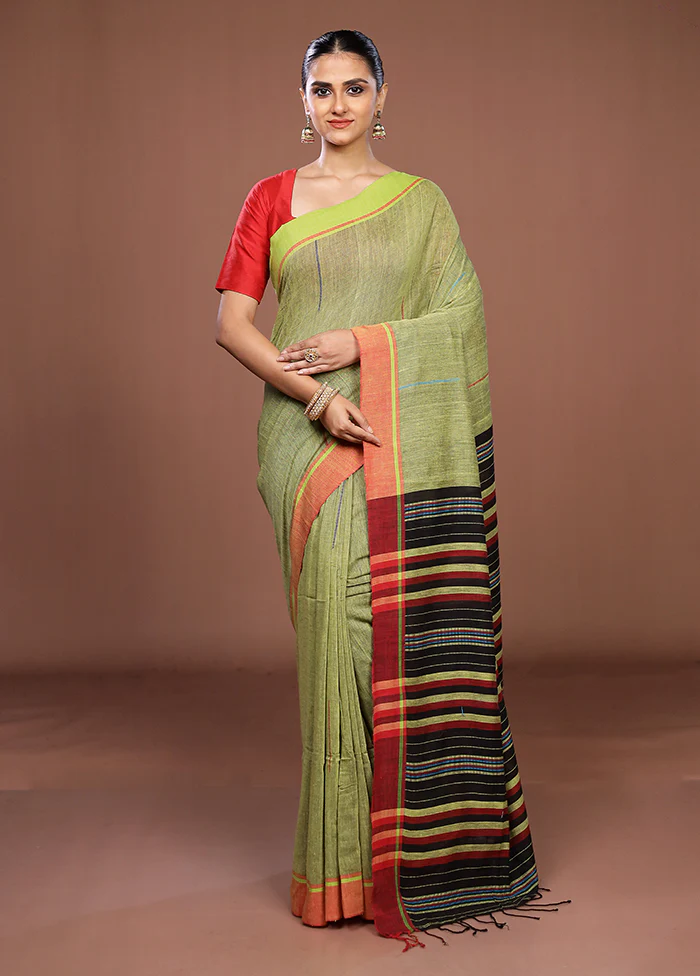 Green Matka Silk Saree With Blouse Piece - Image 2