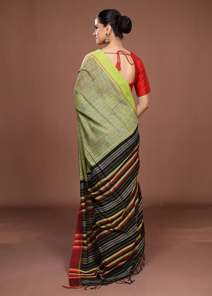 Green Matka Silk Saree With Blouse Piece - Image 3