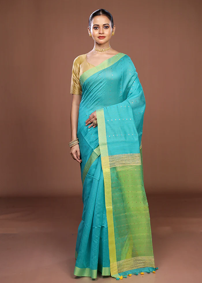 Green Matka Silk Saree With Blouse Piece - Image 2